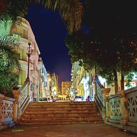 Reggio Central House Low Cost Per 4 Reggio Calabria Exterior foto