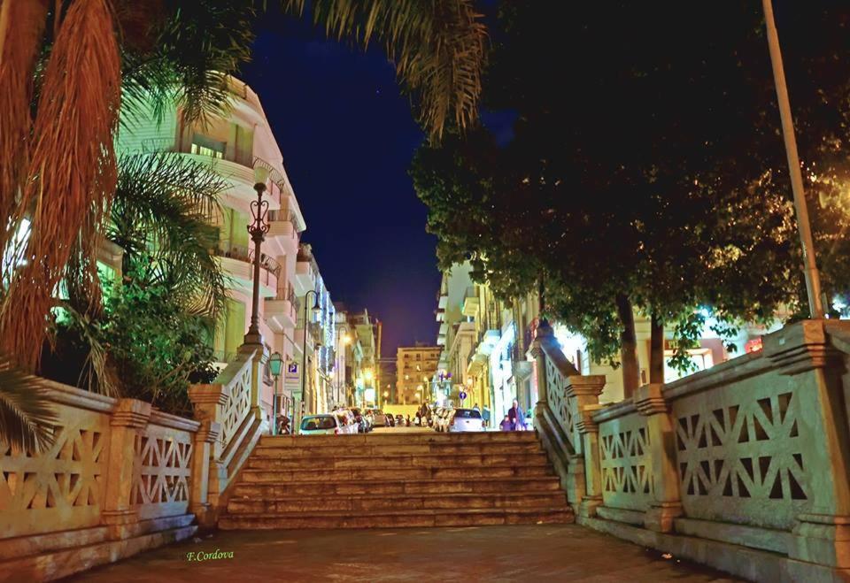 Reggio Central House Low Cost Per 4 Reggio Calabria Exterior foto