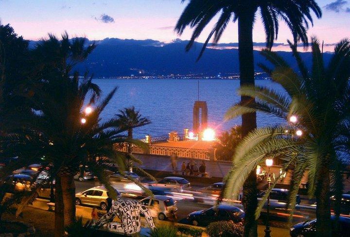 Reggio Central House Low Cost Per 4 Reggio Calabria Exterior foto